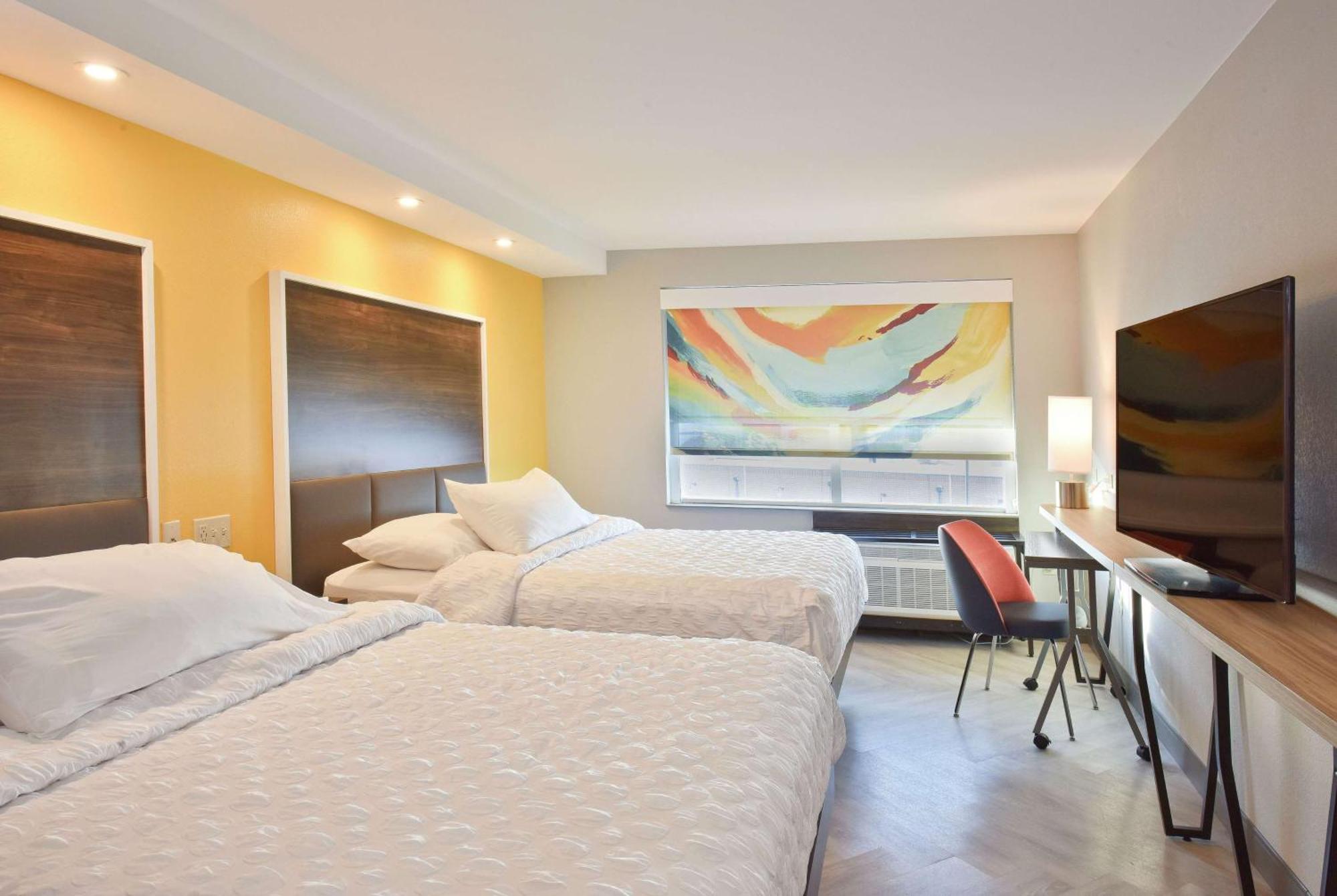 Tru By Hilton 3* Lawrence